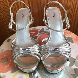 Apt 9 Silver Special occasion heels